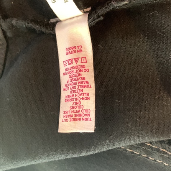 🏷️ 3 for $10
Black jean sleeveless jacket with gray hoodie - Picture 16 of 16